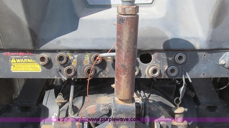 image for item G5680 1984 Case IH 2594 tractor with loader