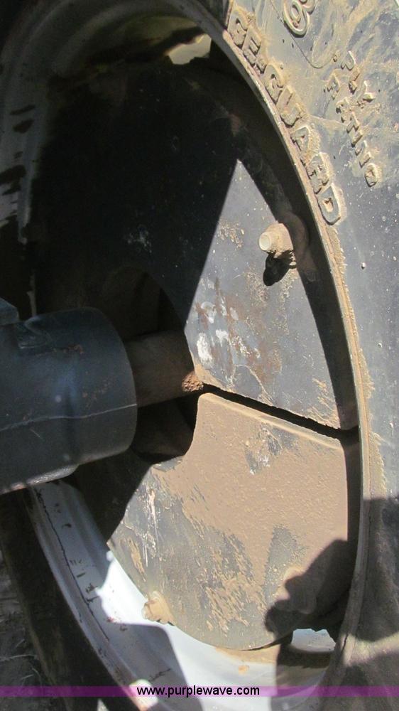 image for item G5680 1984 Case IH 2594 tractor with loader