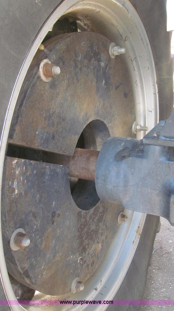 image for item G5680 1984 Case IH 2594 tractor with loader