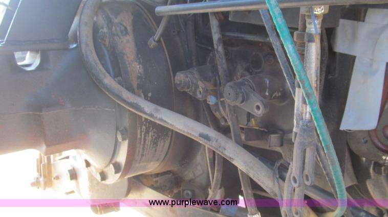 image for item G5680 1984 Case IH 2594 tractor with loader