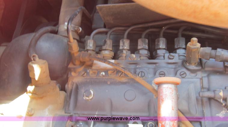 image for item G5680 1984 Case IH 2594 tractor with loader