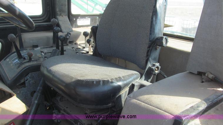 image for item G5680 1984 Case IH 2594 tractor with loader