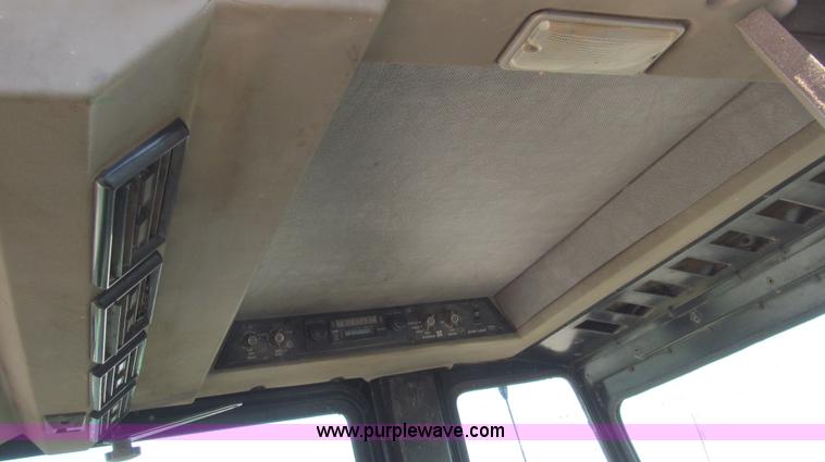 image for item G5680 1984 Case IH 2594 tractor with loader