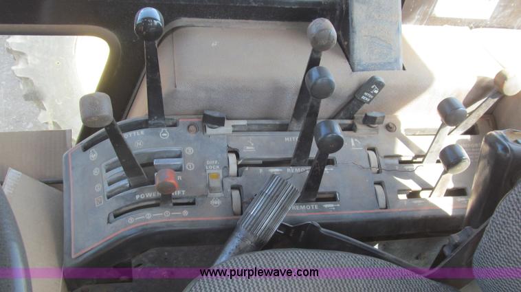 image for item G5680 1984 Case IH 2594 tractor with loader