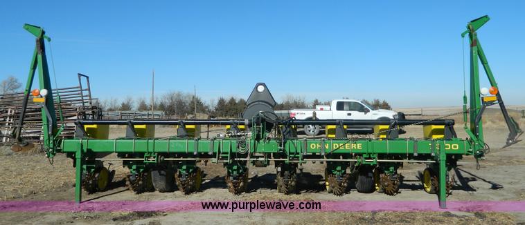 image for item G7576 John Deere 7300 Max Emerge 2 planter