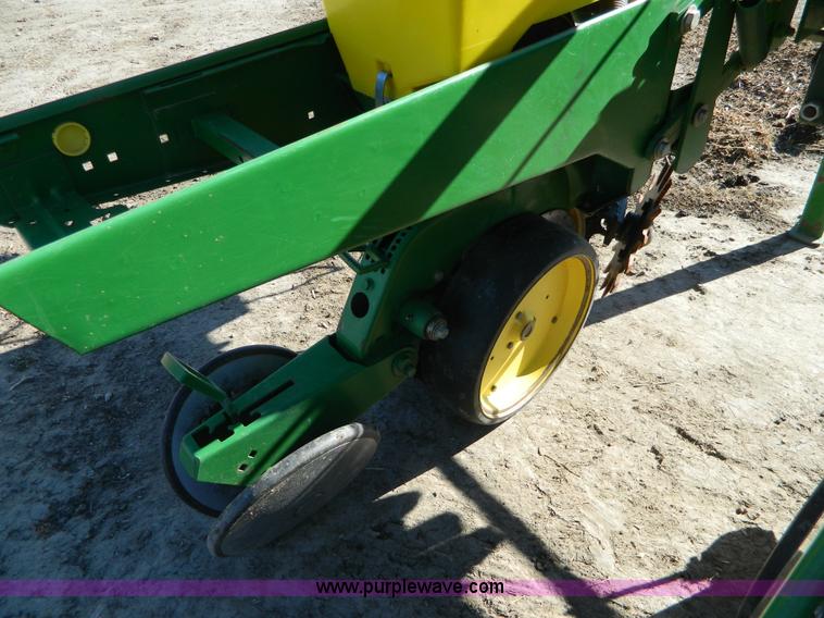 image for item G7576 John Deere 7300 Max Emerge 2 planter