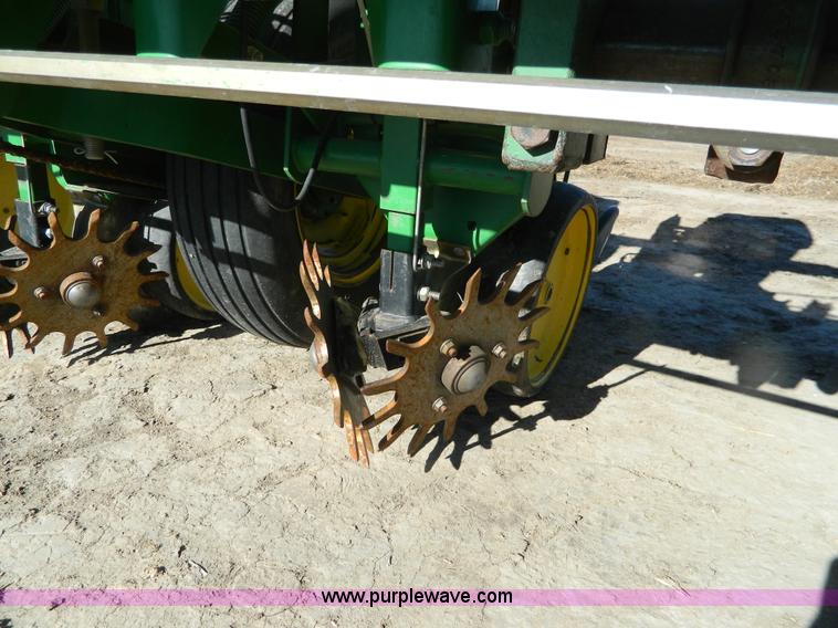 image for item G7576 John Deere 7300 Max Emerge 2 planter