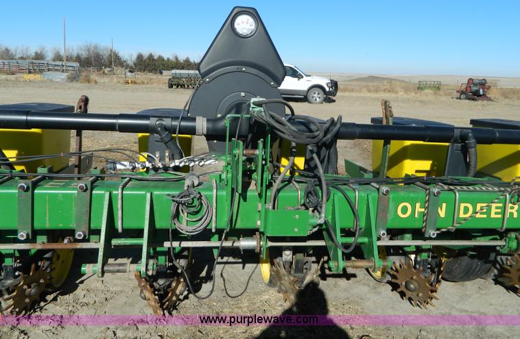 image for item G7576 John Deere 7300 Max Emerge 2 planter