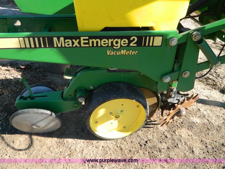 image for item G7576 John Deere 7300 Max Emerge 2 planter