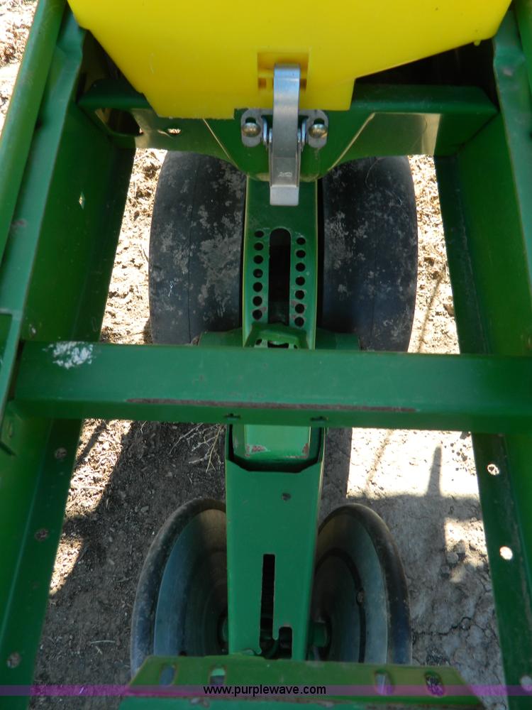 image for item G7576 John Deere 7300 Max Emerge 2 planter