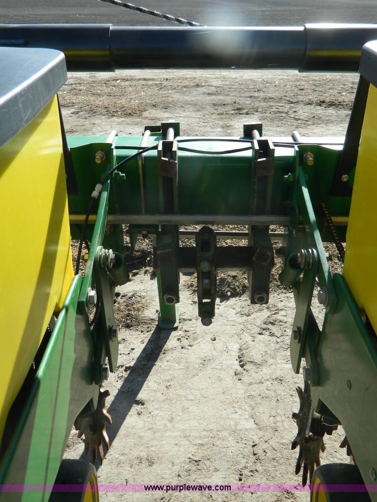 image for item G7576 John Deere 7300 Max Emerge 2 planter