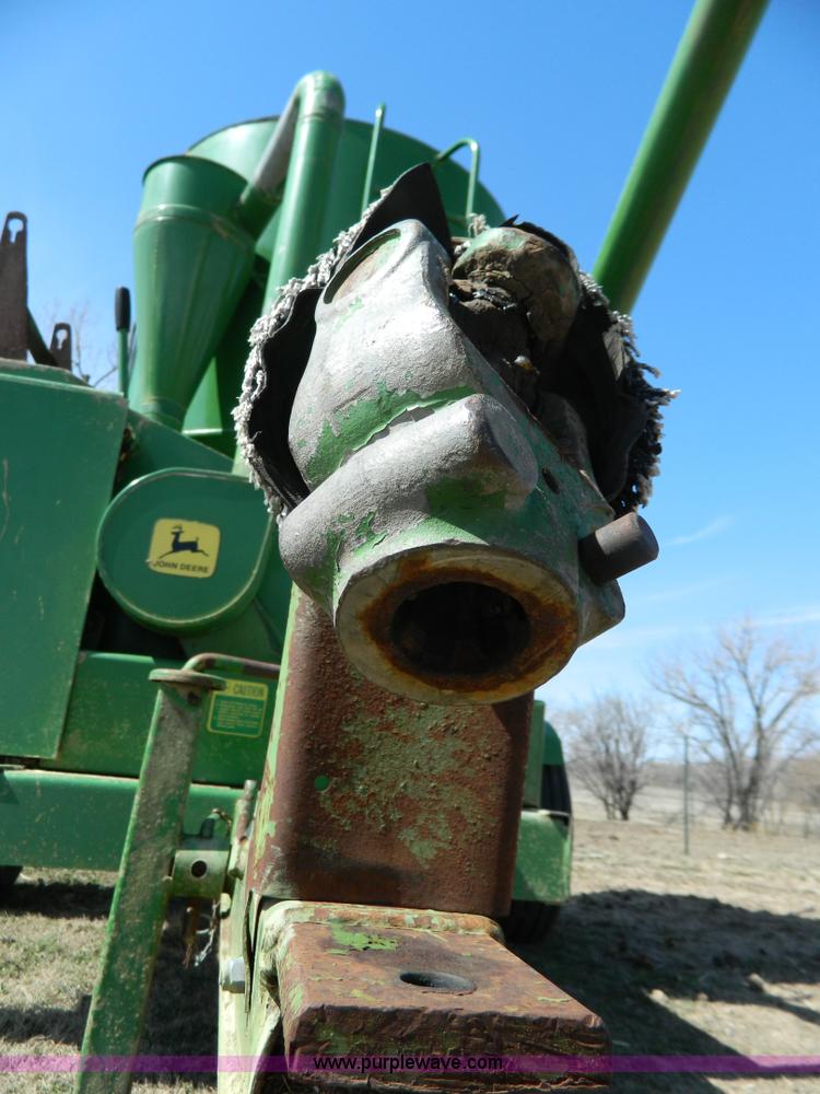 image for item G7805 John Deere 400 grinder/mixer