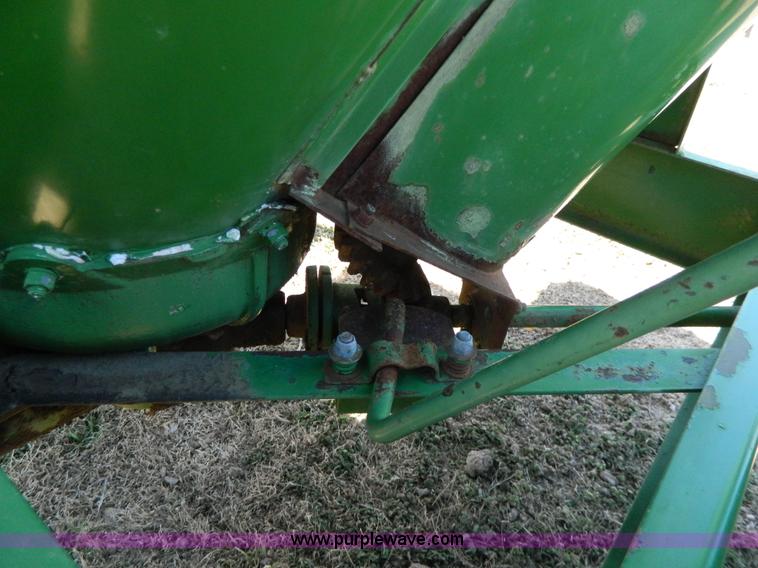 image for item G7805 John Deere 400 grinder/mixer