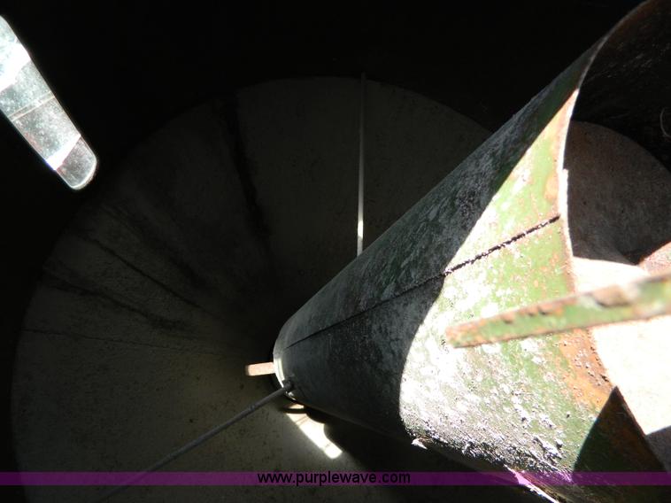 image for item G7805 John Deere 400 grinder/mixer