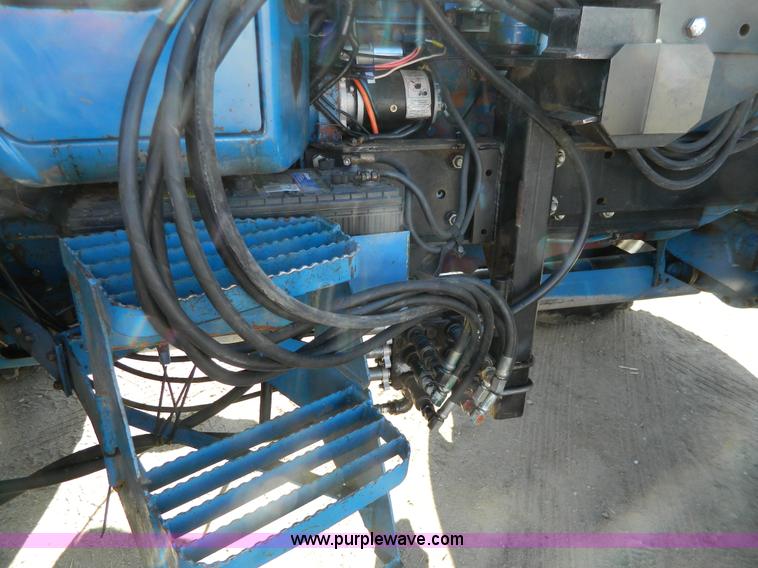 image for item G7808 1991 Ford TW-25  MFWD tractor