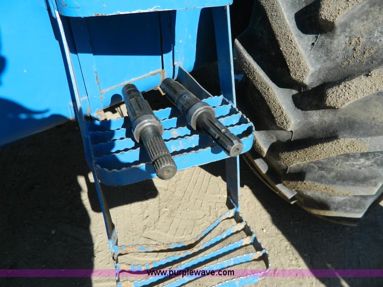 image for item G7808 1991 Ford TW-25  MFWD tractor