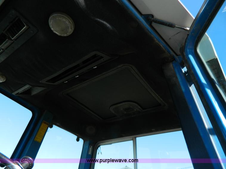 image for item G7808 1991 Ford TW-25  MFWD tractor