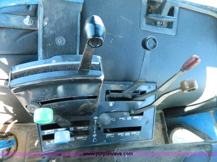 image for item G7808 1991 Ford TW-25  MFWD tractor