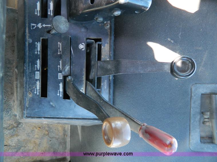 image for item G7808 1991 Ford TW-25  MFWD tractor