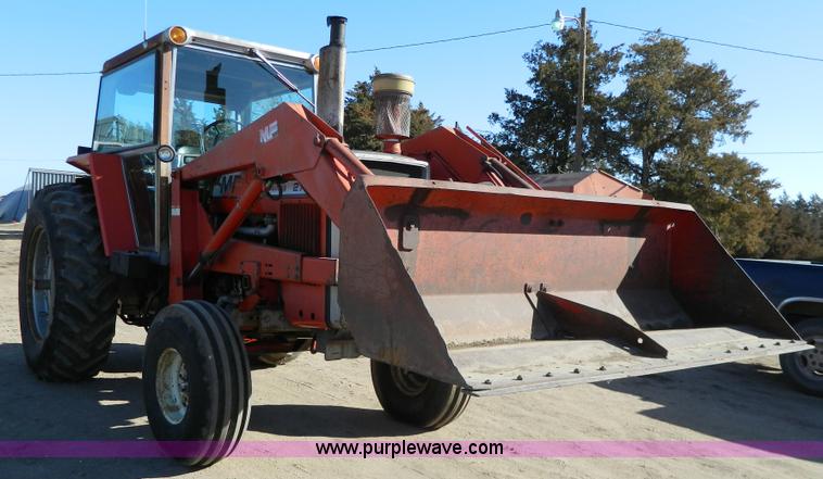 image for item G7809 1981 Massey-Ferguson 2705 tractor