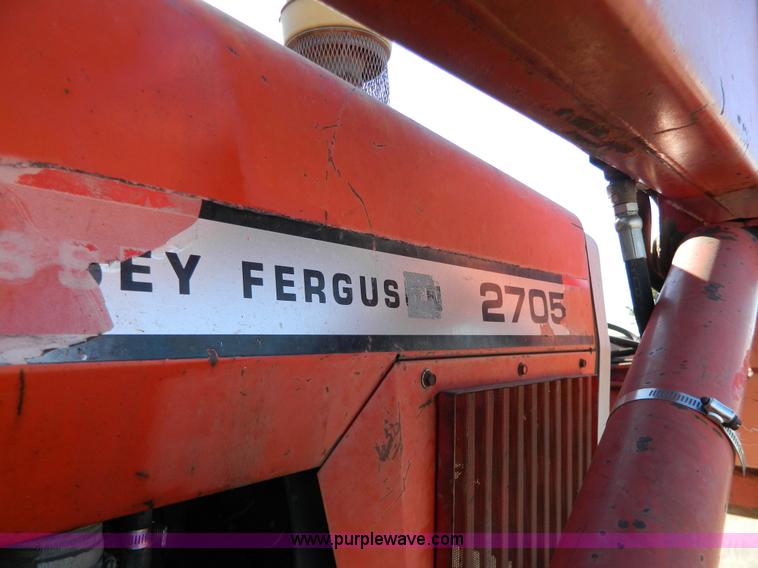 image for item G7809 1981 Massey-Ferguson 2705 tractor