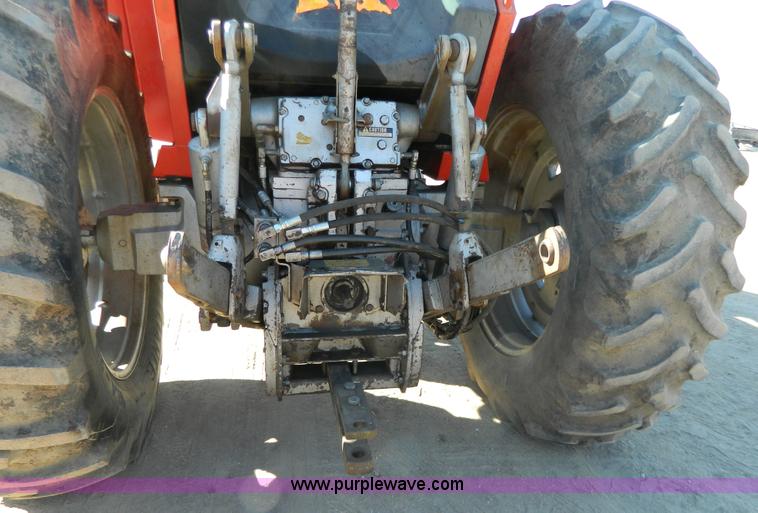 image for item G7809 1981 Massey-Ferguson 2705 tractor