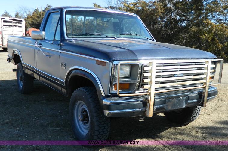 image for item W9074 1984 Ford F250 XLT pickup truck