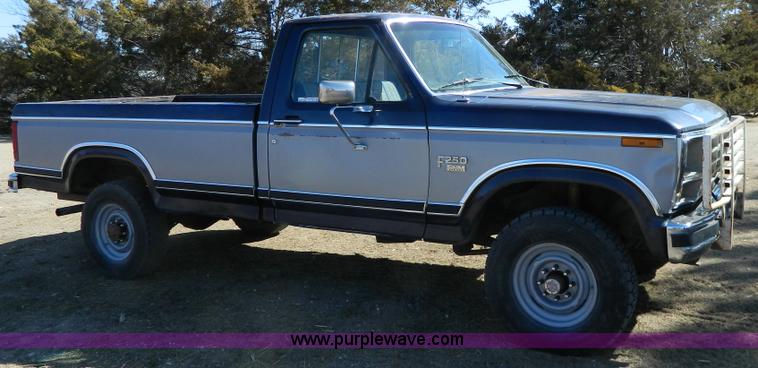 image for item W9074 1984 Ford F250 XLT pickup truck