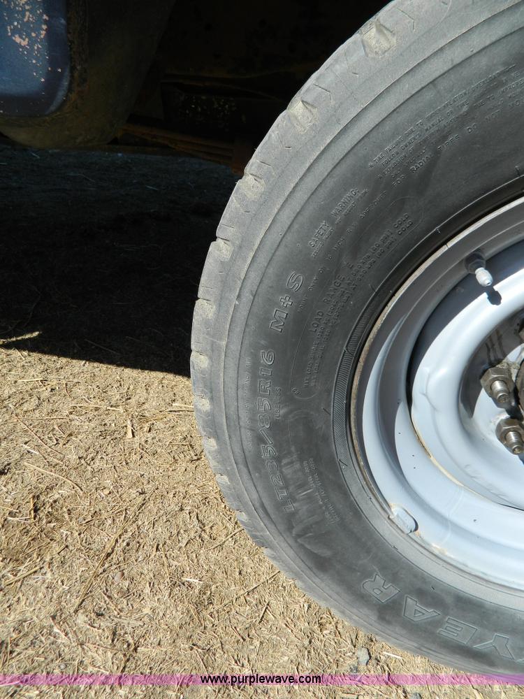 image for item W9074 1984 Ford F250 XLT pickup truck