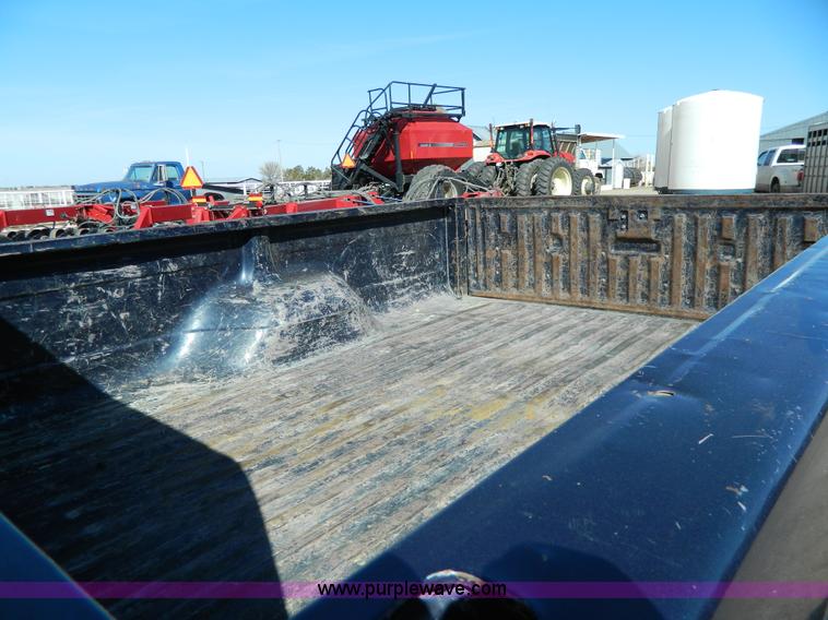 image for item W9074 1984 Ford F250 XLT pickup truck