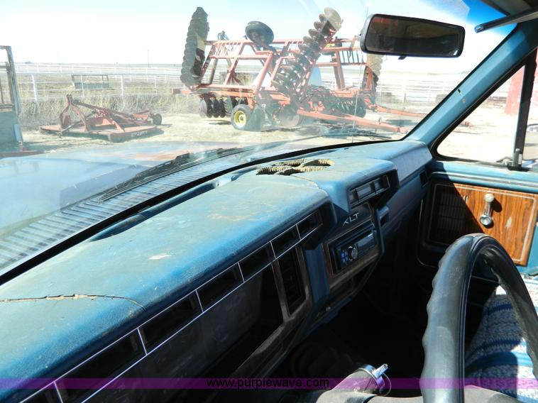 image for item W9074 1984 Ford F250 XLT pickup truck