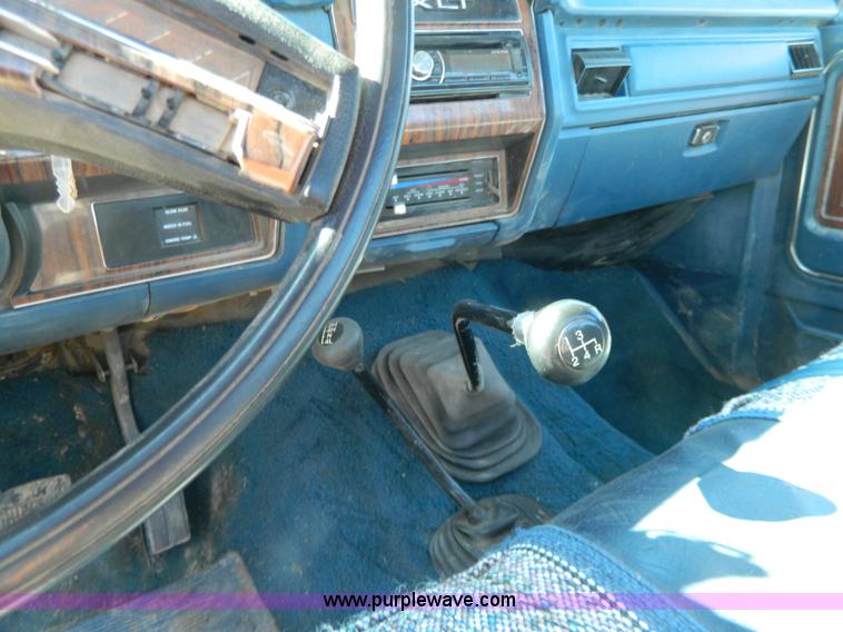 image for item W9074 1984 Ford F250 XLT pickup truck