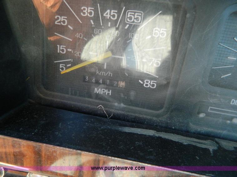 image for item W9074 1984 Ford F250 XLT pickup truck