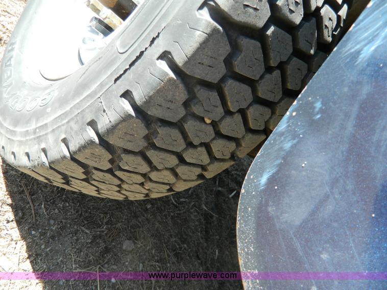 image for item W9074 1984 Ford F250 XLT pickup truck