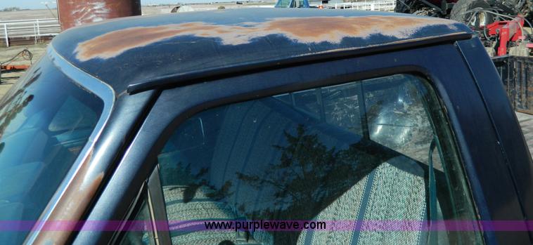 image for item W9074 1984 Ford F250 XLT pickup truck