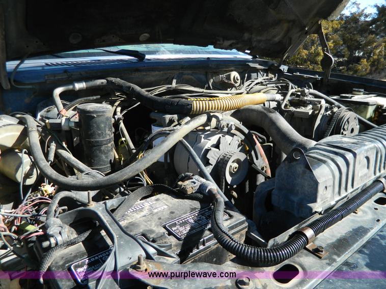 image for item W9074 1984 Ford F250 XLT pickup truck