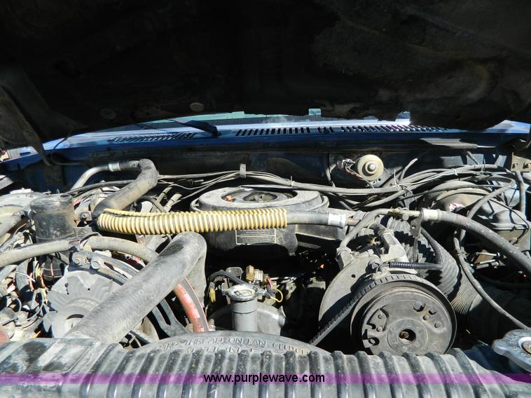 image for item W9074 1984 Ford F250 XLT pickup truck