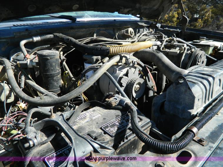 image for item W9074 1984 Ford F250 XLT pickup truck