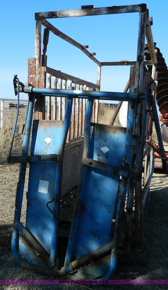 image for item W9075 Livestock squeeze chute