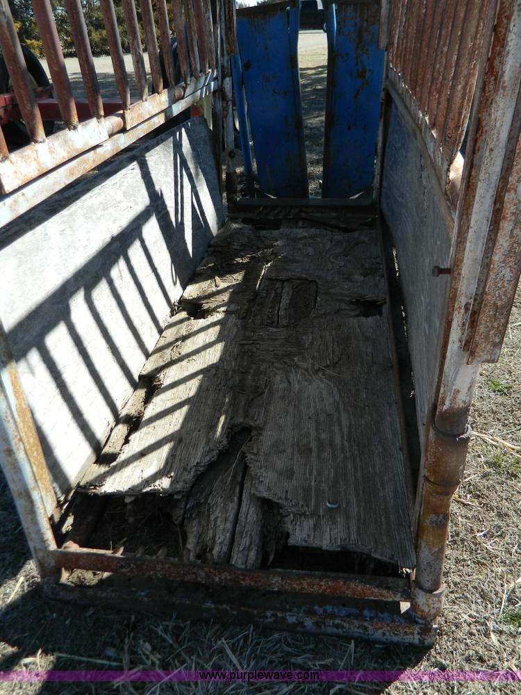 image for item W9075 Livestock squeeze chute