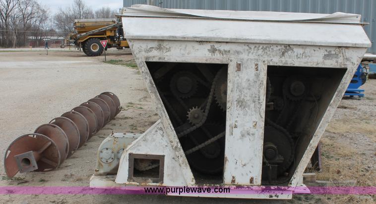 image for item W9324 Harsh Hydraulics unlimited mobile mix feed box