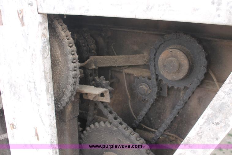 image for item W9324 Harsh Hydraulics unlimited mobile mix feed box