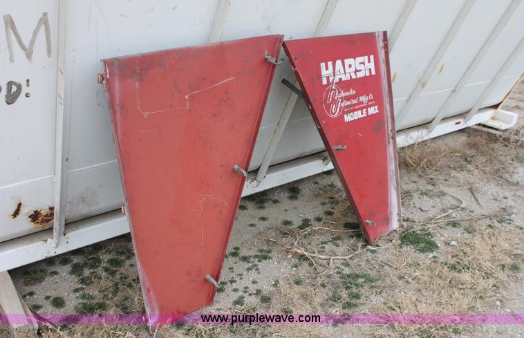 image for item W9324 Harsh Hydraulics unlimited mobile mix feed box