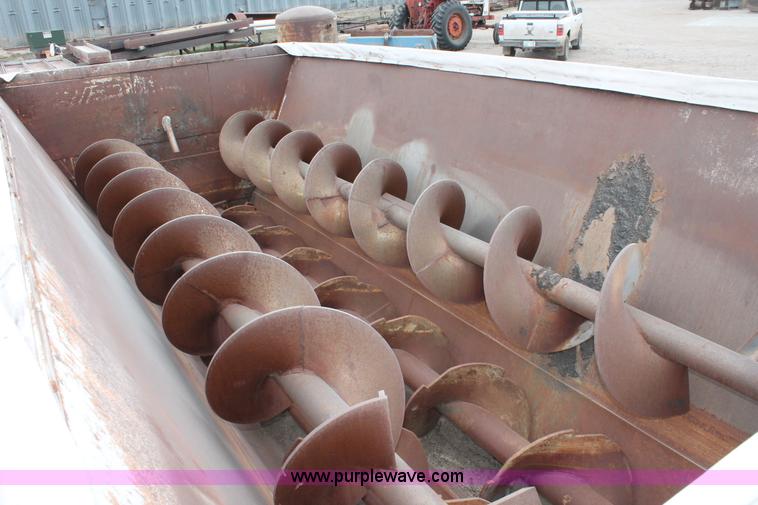 image for item W9324 Harsh Hydraulics unlimited mobile mix feed box