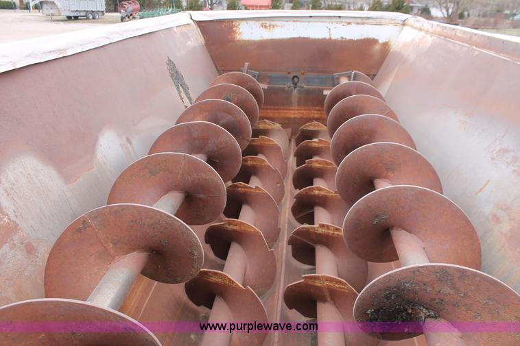 image for item W9324 Harsh Hydraulics unlimited mobile mix feed box