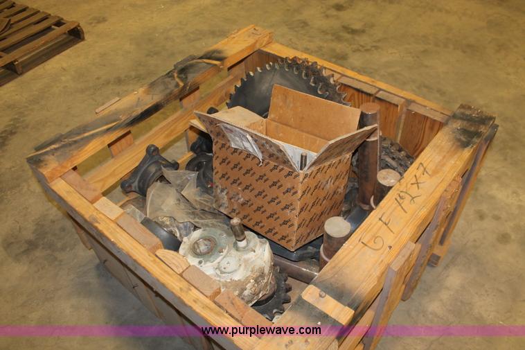 image for item W9324 Harsh Hydraulics unlimited mobile mix feed box