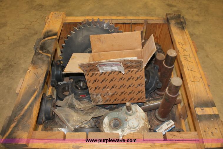 image for item W9324 Harsh Hydraulics unlimited mobile mix feed box