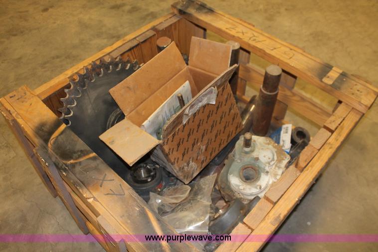 image for item W9324 Harsh Hydraulics unlimited mobile mix feed box