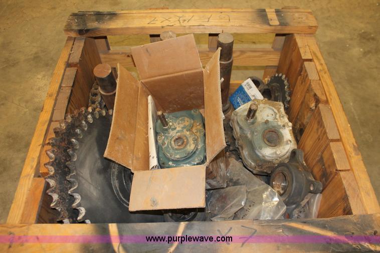 image for item W9324 Harsh Hydraulics unlimited mobile mix feed box