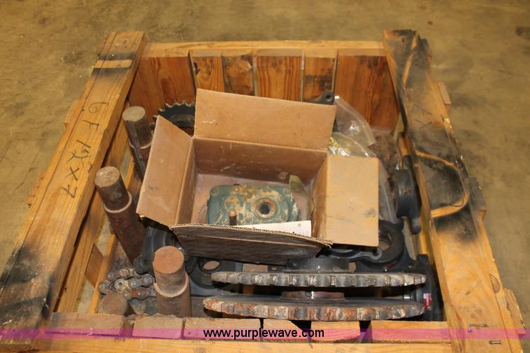 image for item W9324 Harsh Hydraulics unlimited mobile mix feed box